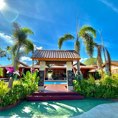 Khum Lanna Boutique Hotel Sisaket エクステリア 写真