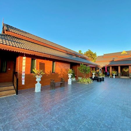 Khum Lanna Boutique Hotel Sisaket エクステリア 写真