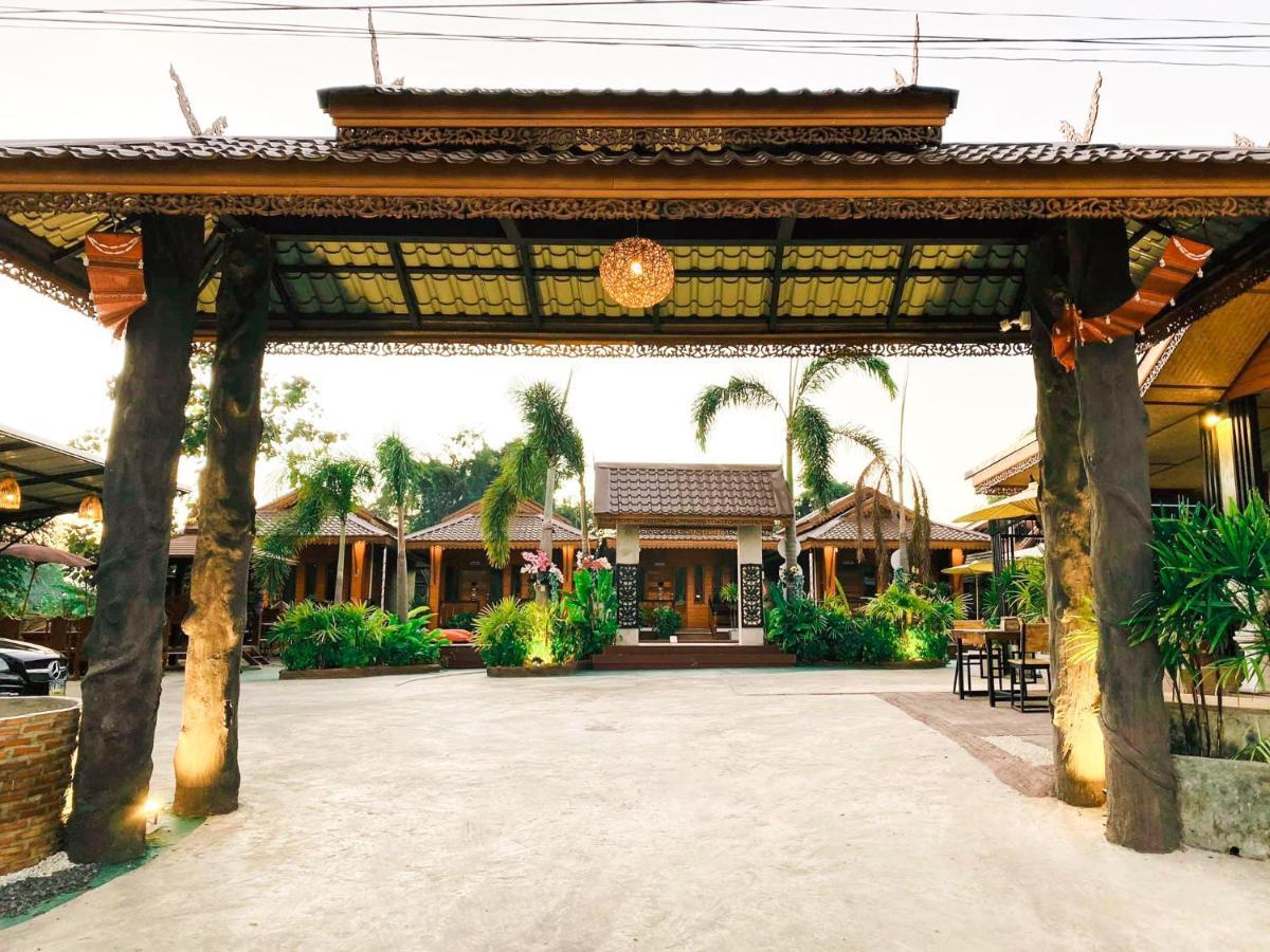 Khum Lanna Boutique Hotel Sisaket エクステリア 写真