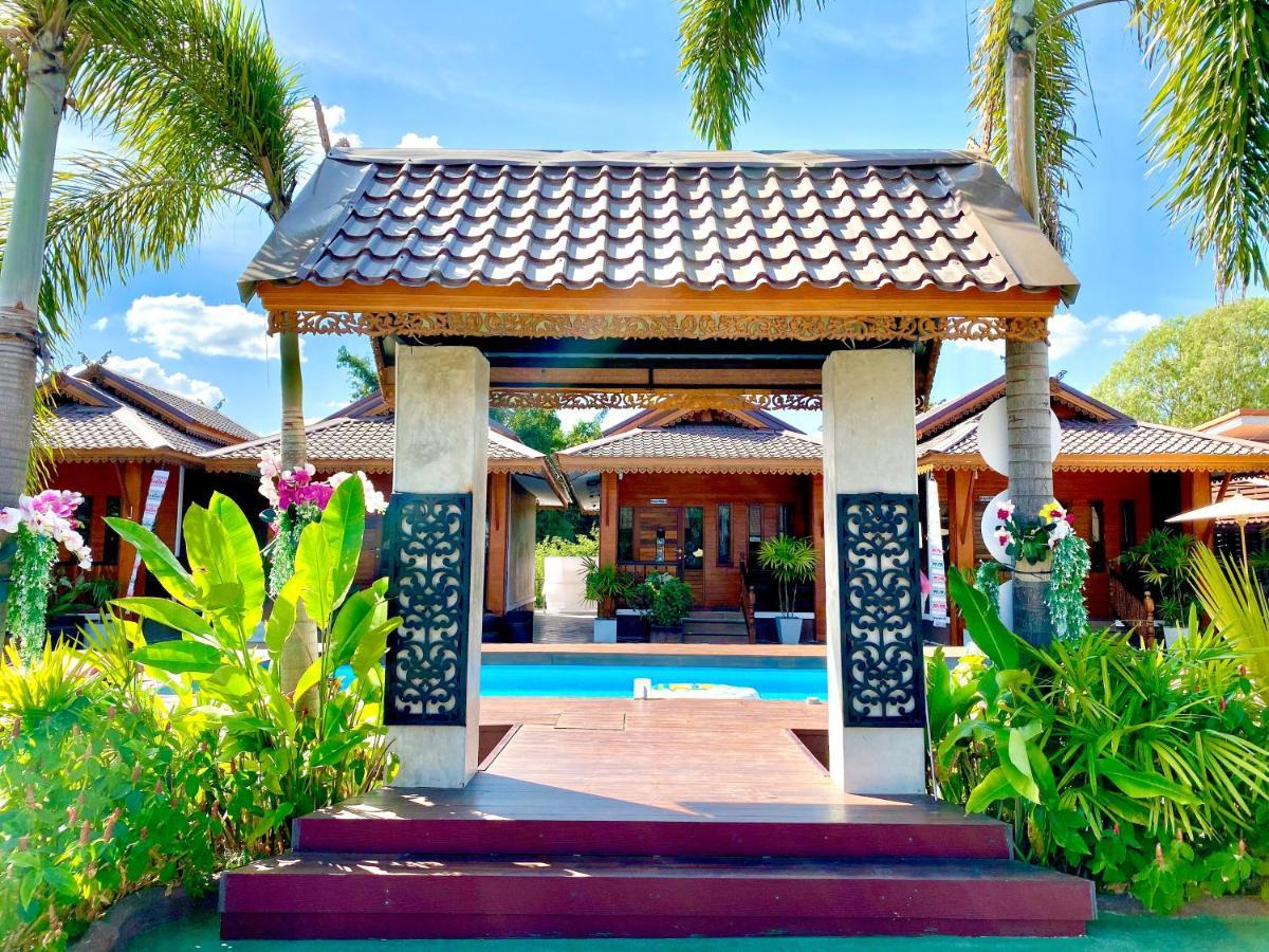 Khum Lanna Boutique Hotel Sisaket エクステリア 写真