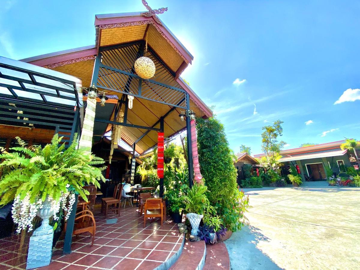 Khum Lanna Boutique Hotel Sisaket エクステリア 写真