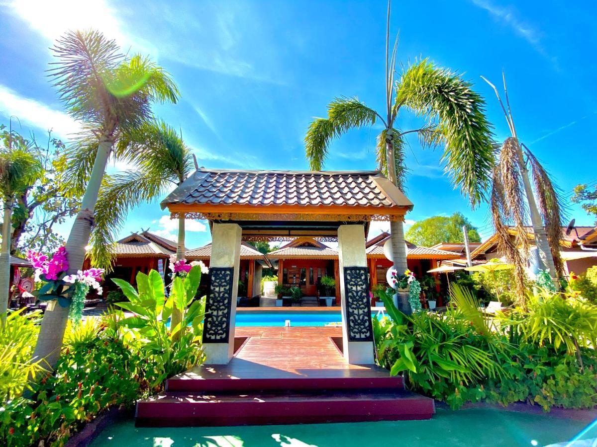 Khum Lanna Boutique Hotel Sisaket エクステリア 写真