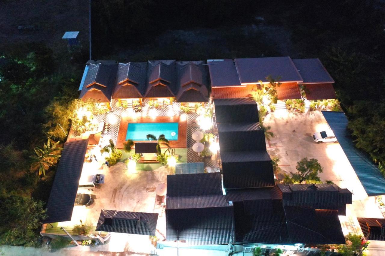 Khum Lanna Boutique Hotel Sisaket エクステリア 写真
