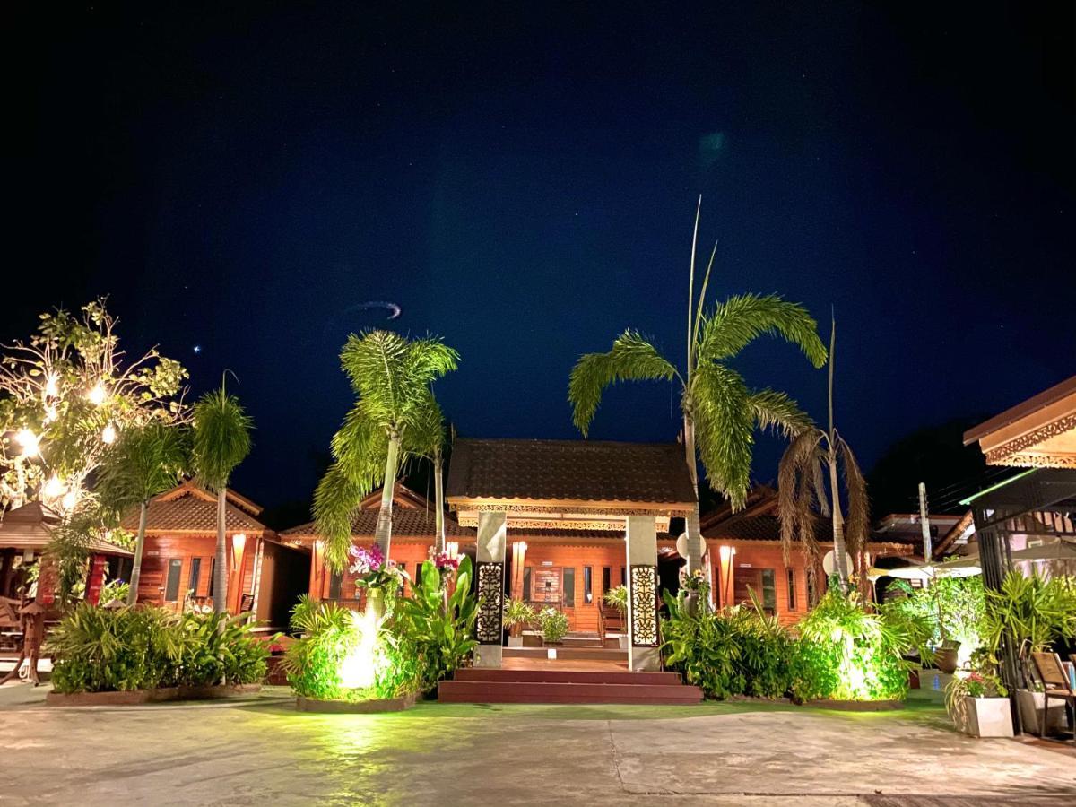 Khum Lanna Boutique Hotel Sisaket エクステリア 写真