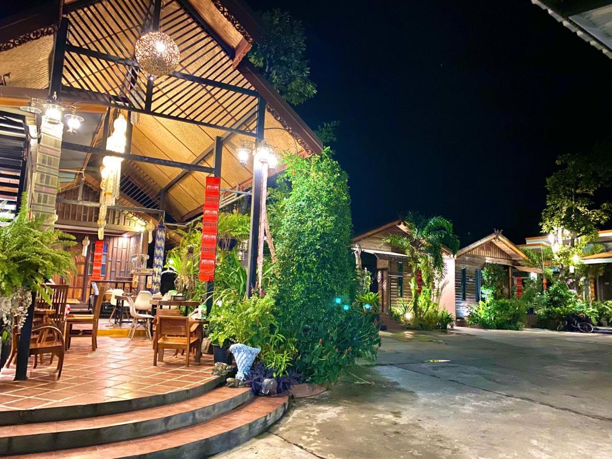 Khum Lanna Boutique Hotel Sisaket エクステリア 写真