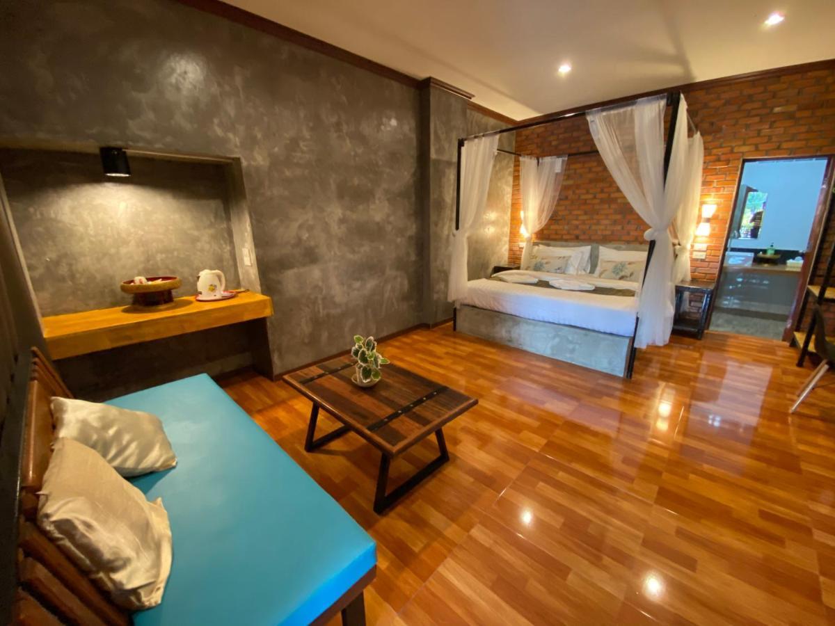 Khum Lanna Boutique Hotel Sisaket エクステリア 写真