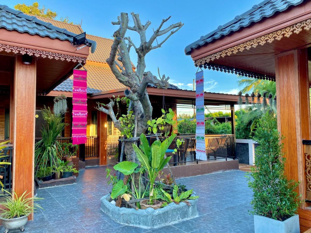 Khum Lanna Boutique Hotel Sisaket エクステリア 写真