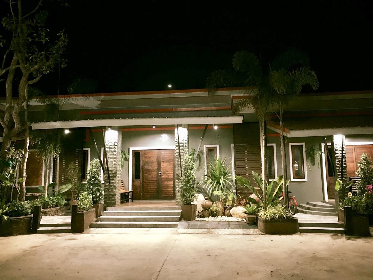 Khum Lanna Boutique Hotel Sisaket エクステリア 写真