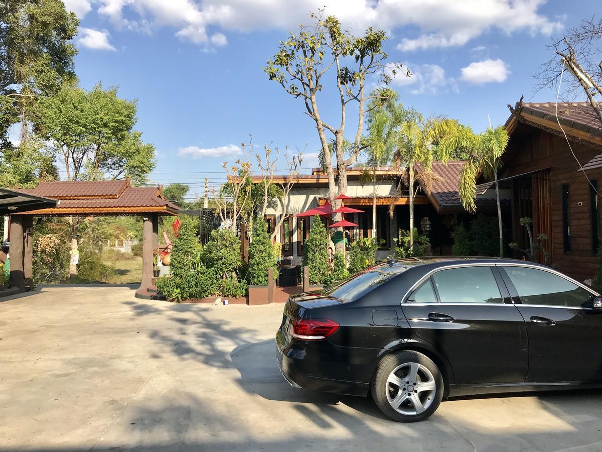 Khum Lanna Boutique Hotel Sisaket エクステリア 写真