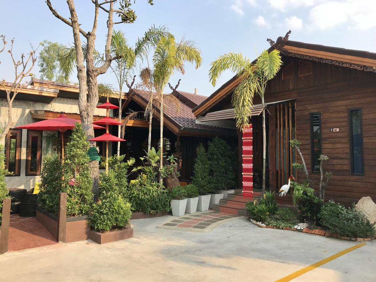 Khum Lanna Boutique Hotel Sisaket エクステリア 写真
