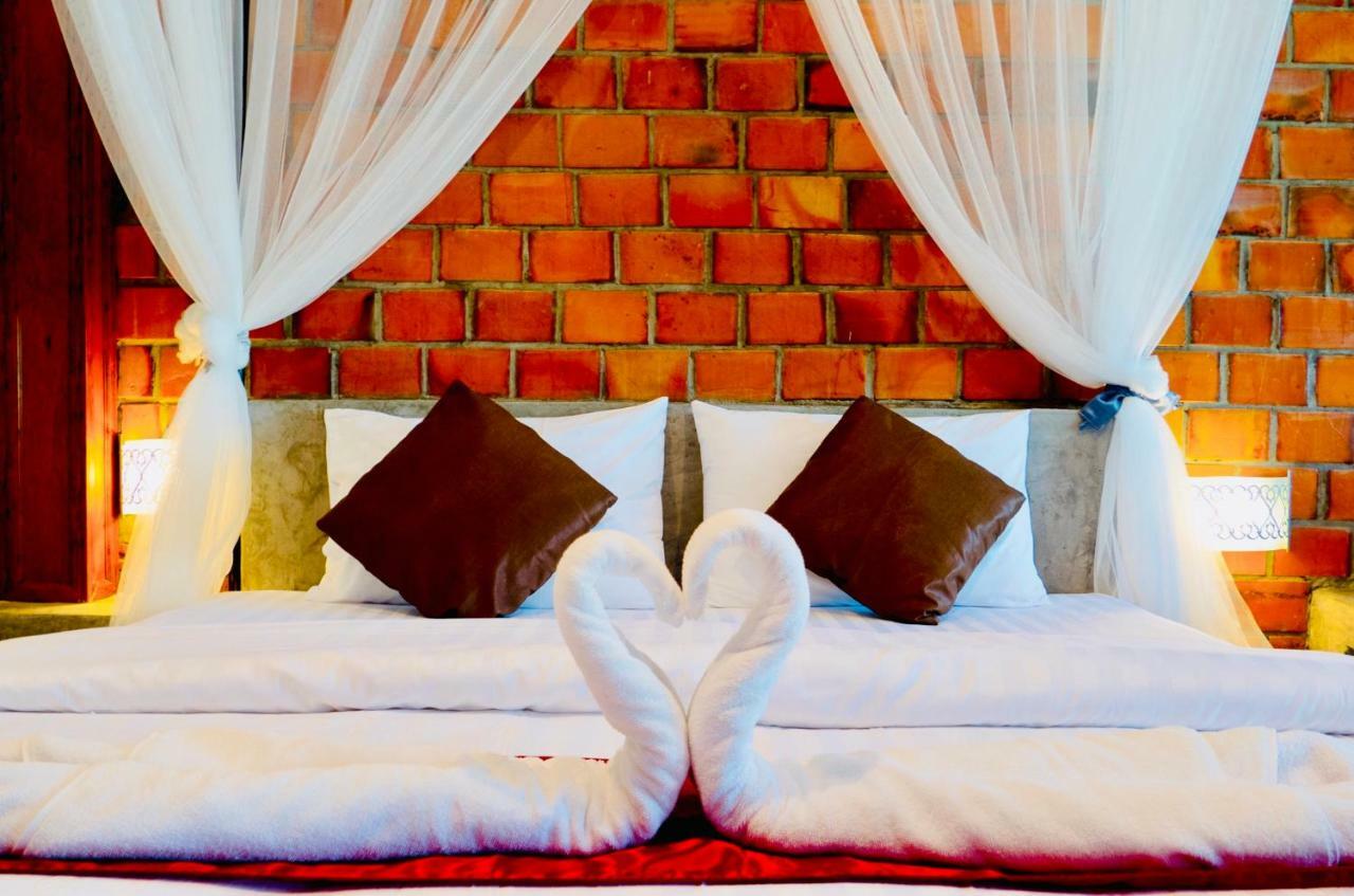 Khum Lanna Boutique Hotel Sisaket エクステリア 写真